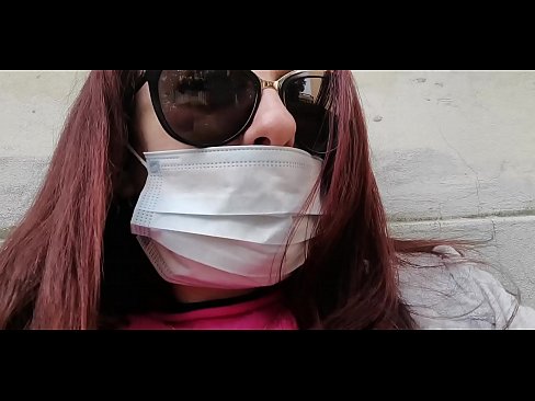 ❤️ Nicoletta o iphetetsa ho moahelani oa hae le pees ka karacheng ea hae (Special Covid19 Italy Quarantine) Video ea bootsoa ❌️❤