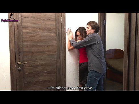 ❤️ Sexy Realtor e Itšohlometsa Pussy ea Hae le Li-Fucks Ha A ntse A Rekisa Afolete ea Hae - Krempai Video ea bootsoa ❌️❤