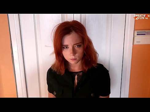 ❤️ Molebeli oa Tšireletso o Otle Mosali e Motle ka ho Utsoa Lebenkeleng - Cum In Mouth Video ea bootsoa ❌️❤